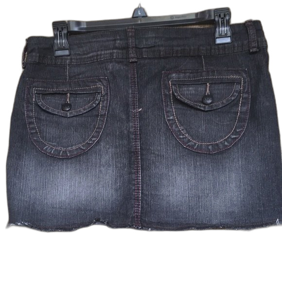 Miley Cyrus Max Azria  raw edge denim mini skirt - Picture 2 of 3